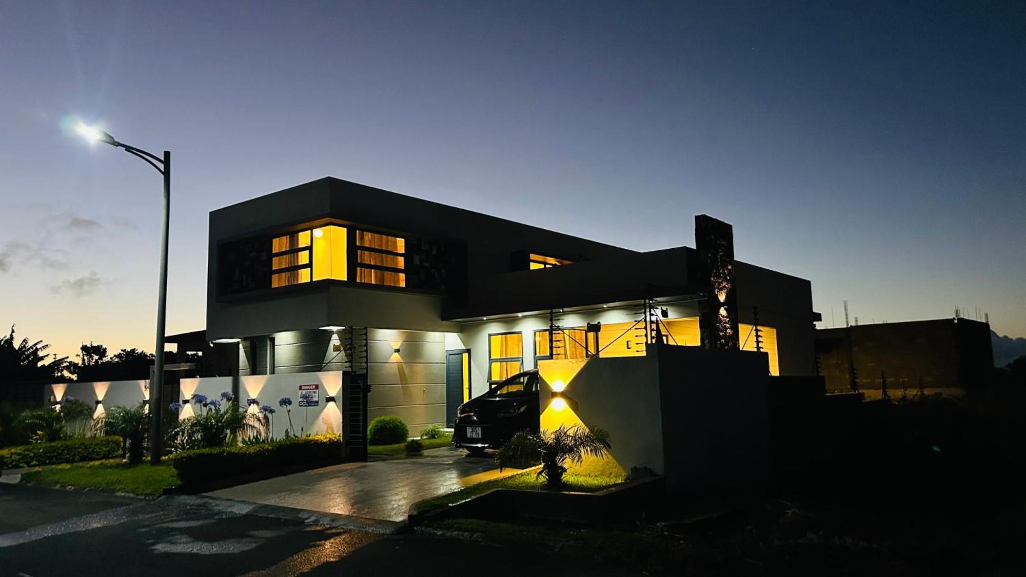 Villa Palmeras - 4 Bedrooms Ac Modern Luxury Villa Vacoas-Phoenix Exterior photo